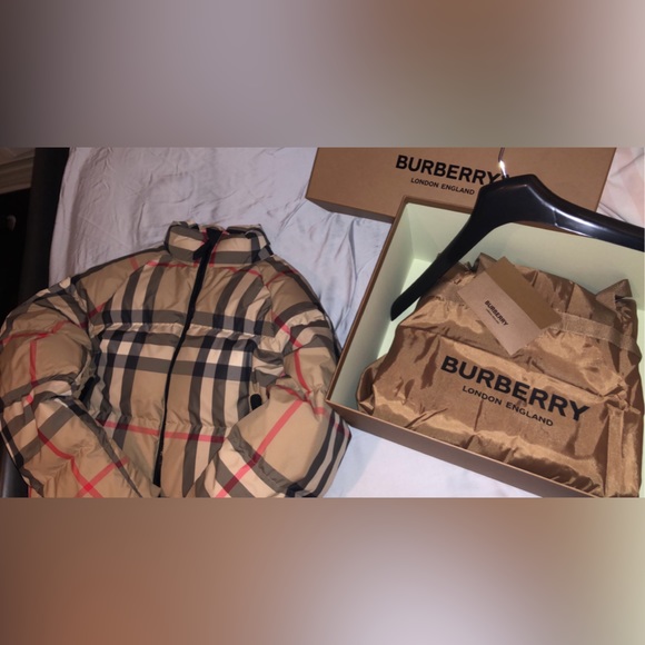 Burberry Check Cropped Puffer Jacket - Picture 5 of 5